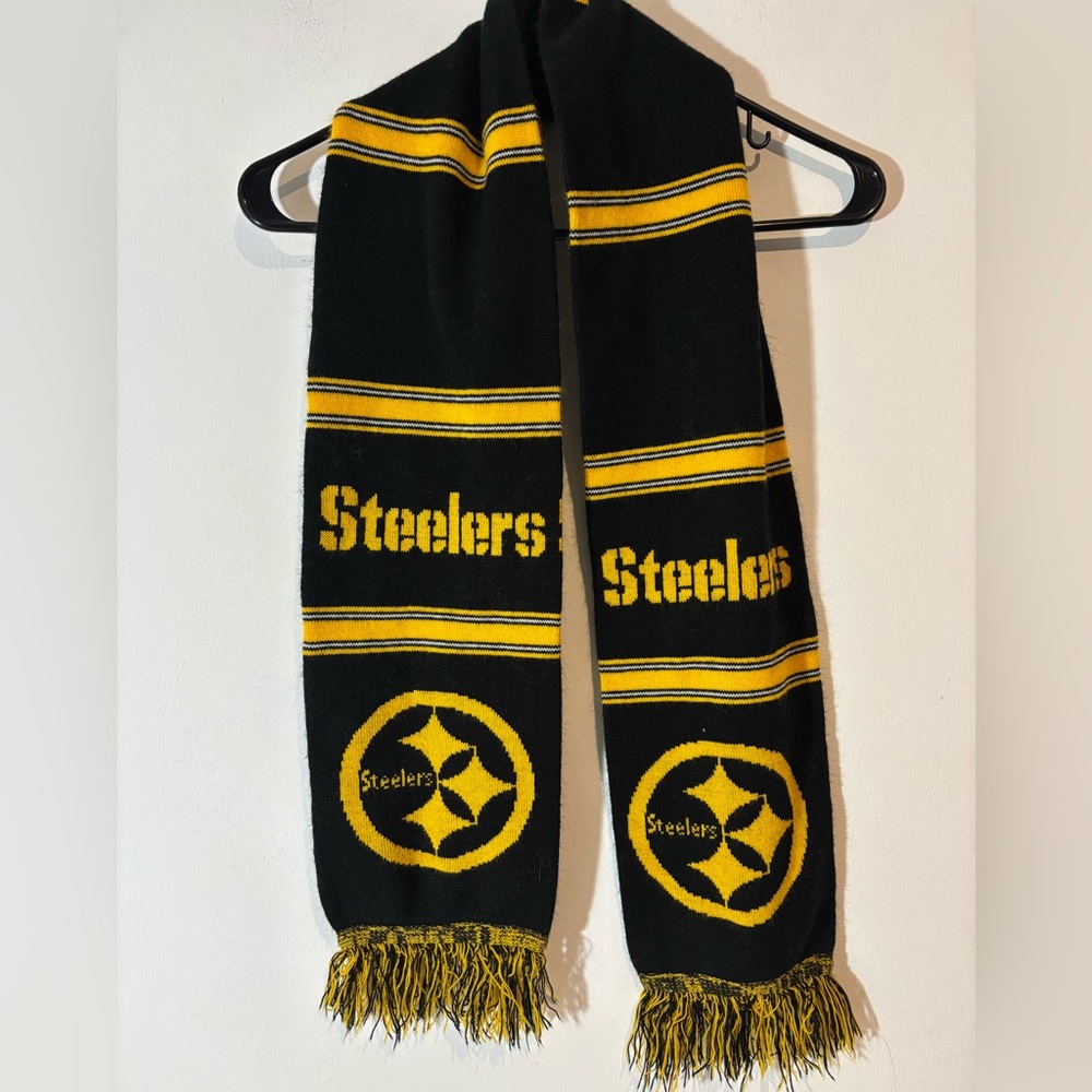 Pittsburgh Steelers Fringe Black Gold Logo Football Reversible Scarf